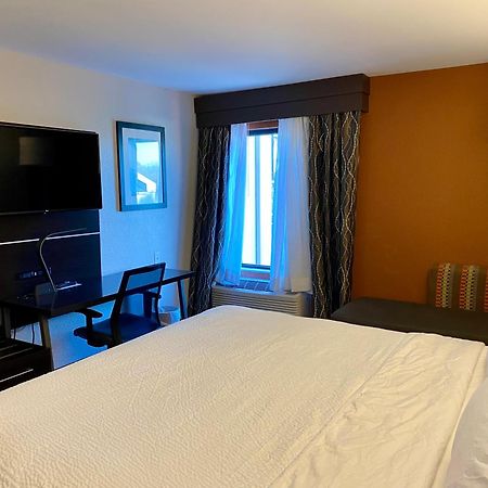 Holiday Inn Express Metropolis By Ihg Zewnętrze zdjęcie