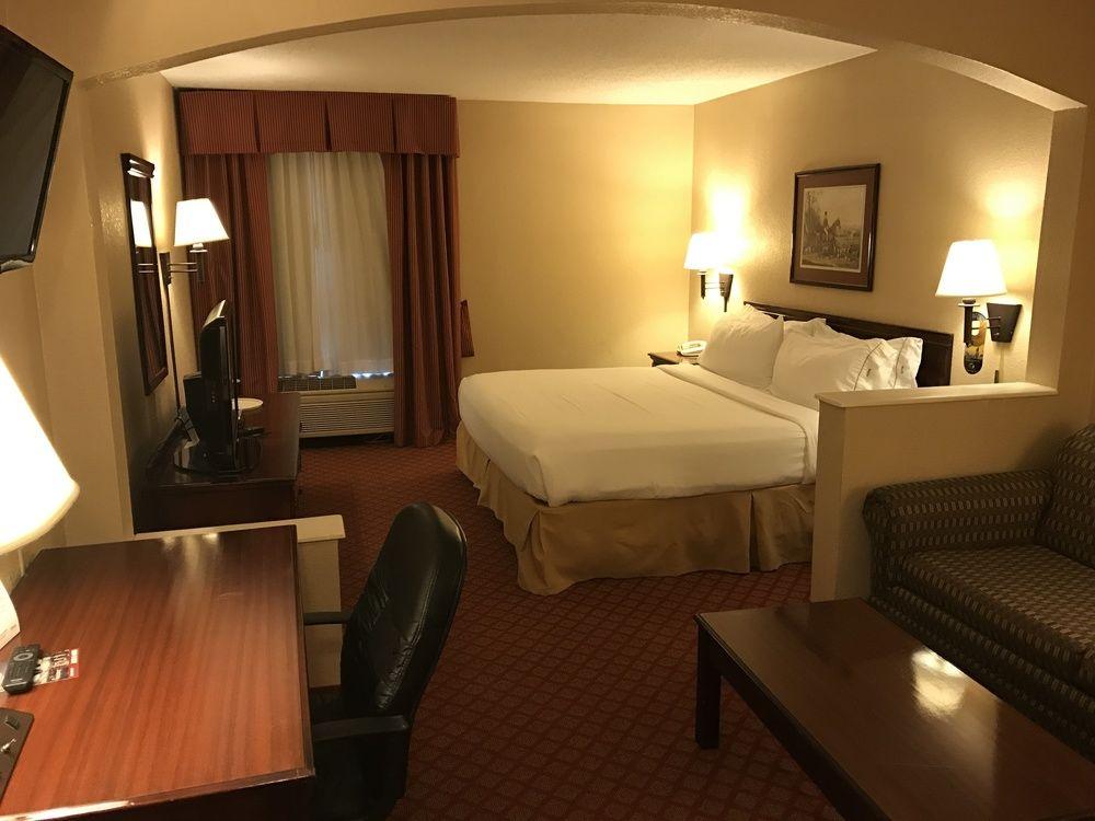 Holiday Inn Express Metropolis By Ihg Zewnętrze zdjęcie