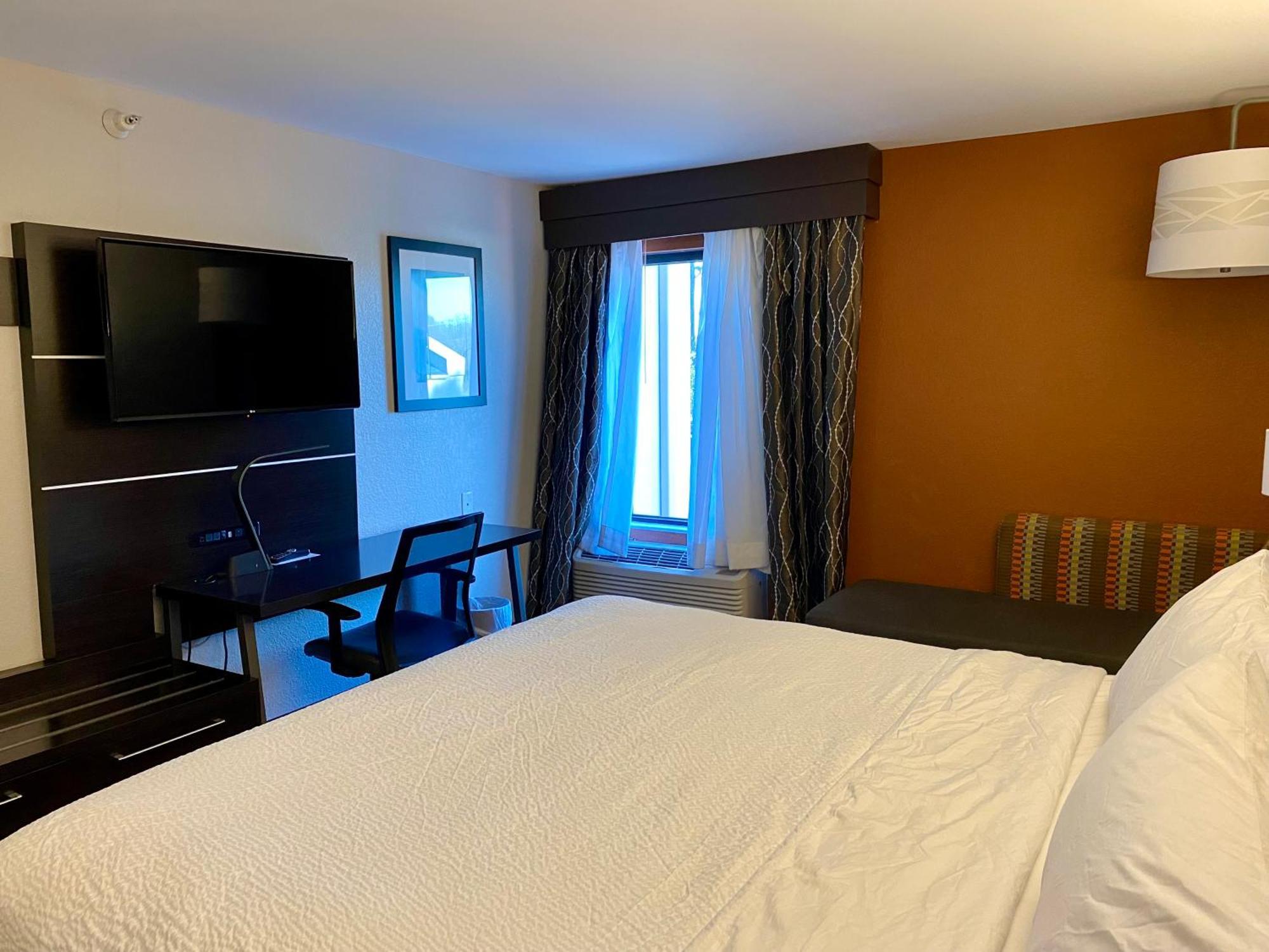 Holiday Inn Express Metropolis By Ihg Zewnętrze zdjęcie