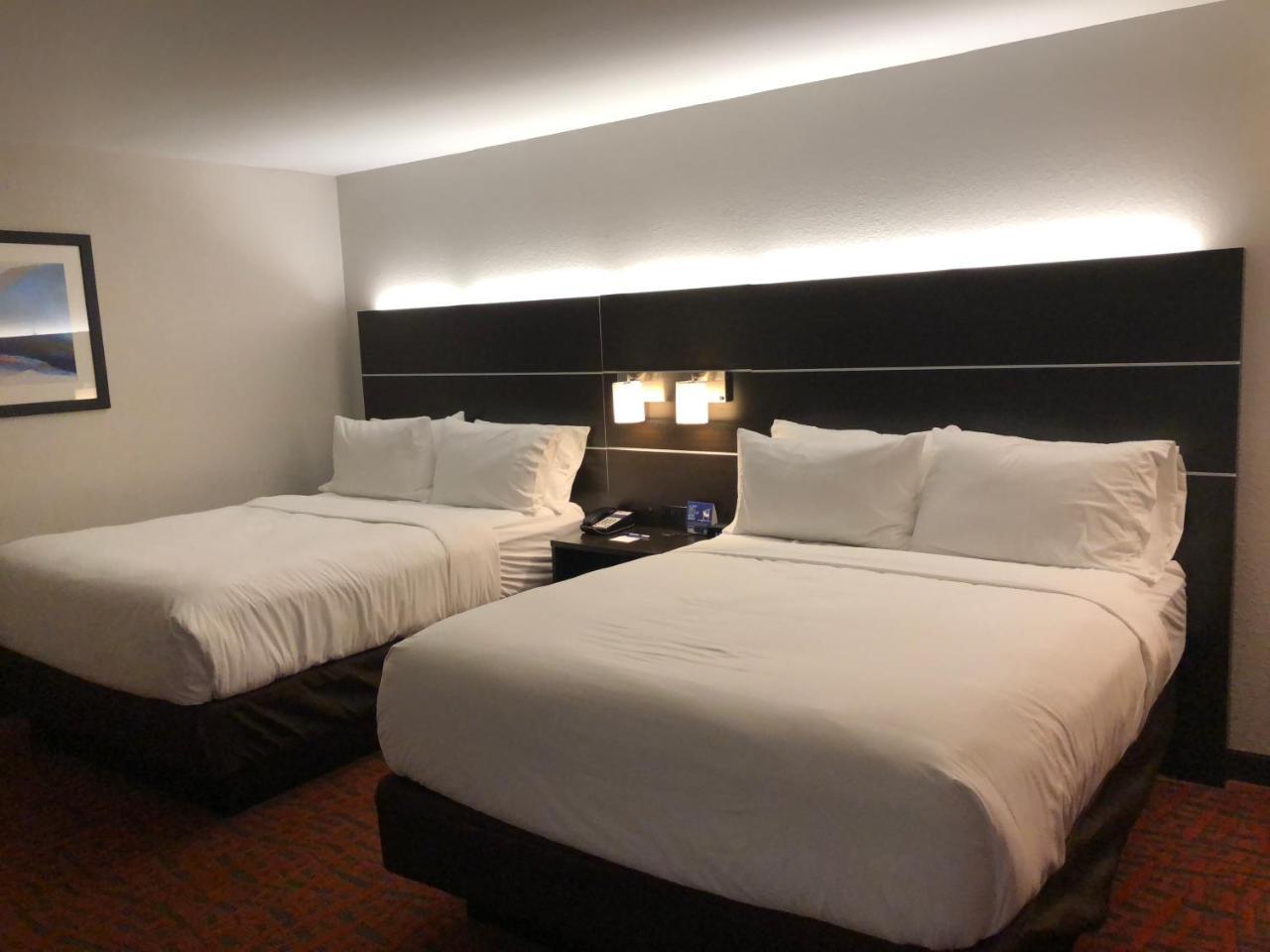 Holiday Inn Express Metropolis By Ihg Zewnętrze zdjęcie