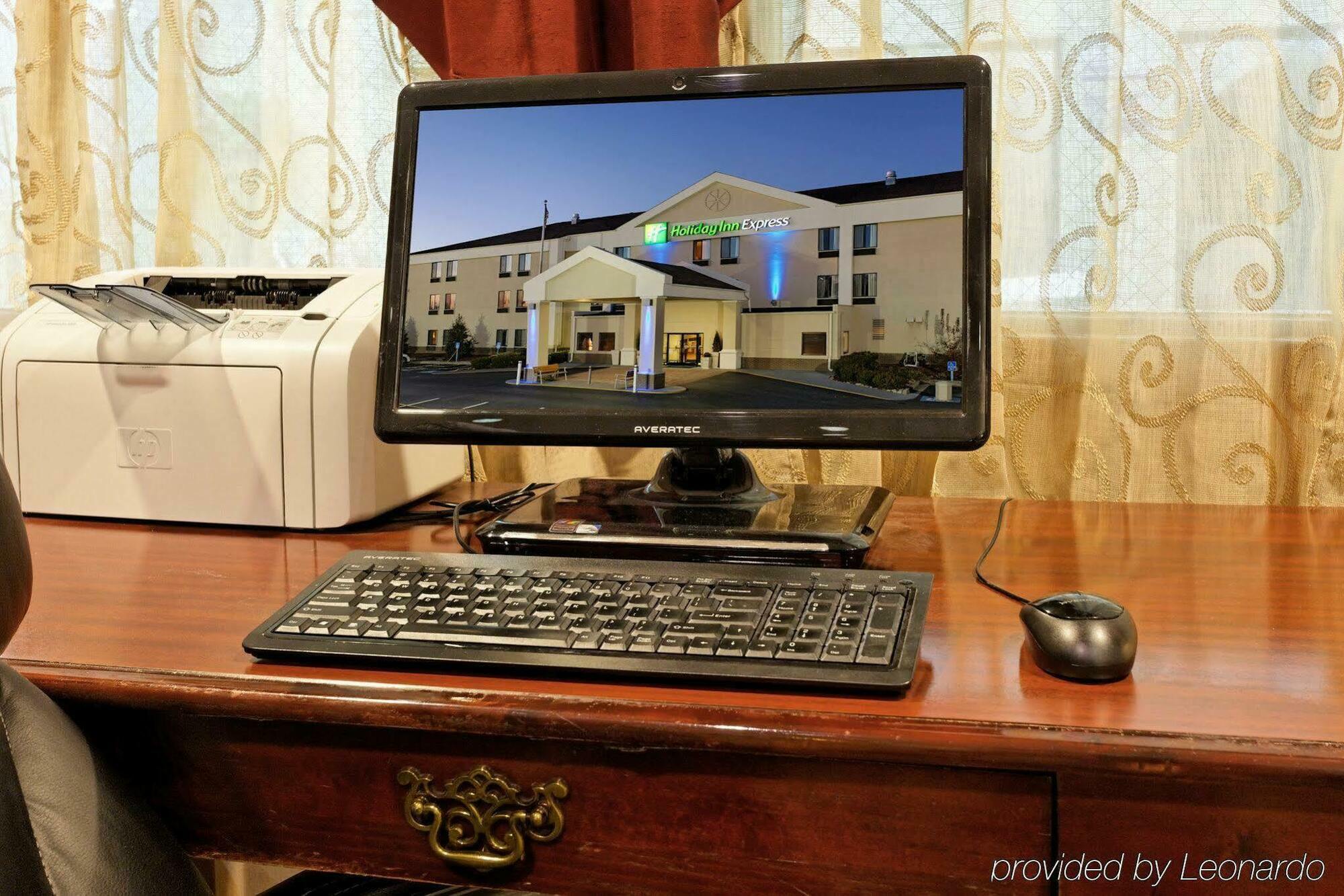 Holiday Inn Express Metropolis By Ihg Zewnętrze zdjęcie