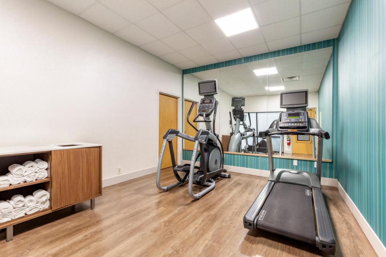 Holiday Inn Express Metropolis By Ihg Zewnętrze zdjęcie