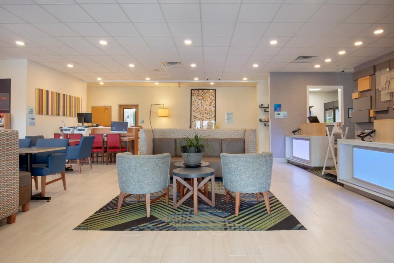 Holiday Inn Express Metropolis By Ihg Zewnętrze zdjęcie